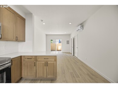 5864 N Missouri Ave unit 3, Portland, OR 97217 - photo 7