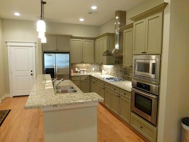 652 E 6 1 2 St, Houston, TX 77007 - photo 4