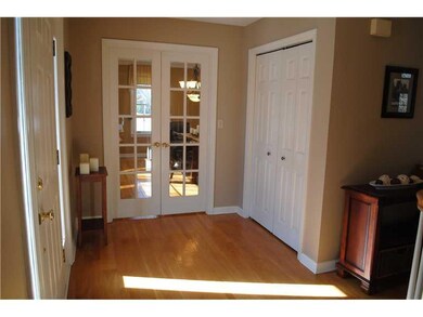 Entry/Foyer.