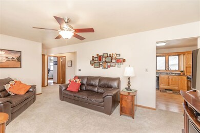 1263 Deloris Dr, Waterloo, IA 50701 - photo 6