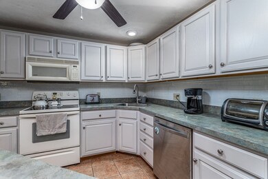 69 Bridle Cross Rd unit 69, Fitchburg, MA 01420 - photo 3