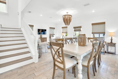 113 E Lifeguard Loop-DINING 3 USE