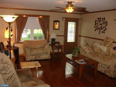 310 N 14th St, Reading, PA 19604 - photo 2