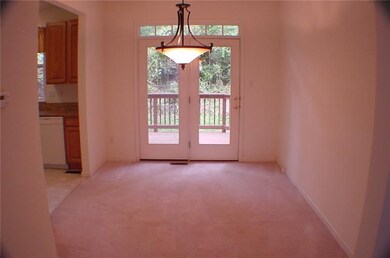 Dining w/deck access