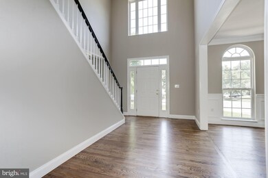 11400 Covered Bridge Ct, Glenn Dale, MD 20769 - photo 3