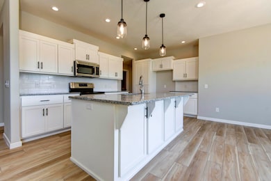 2870 Bradford (17)