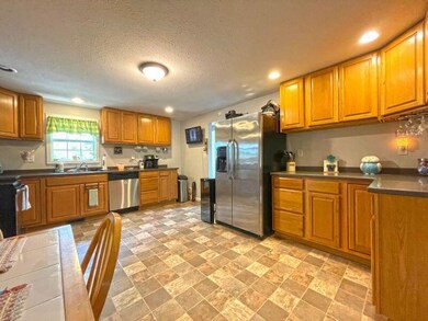 203 W Grant Ave, Shenandoah, IA 51601 - photo 4