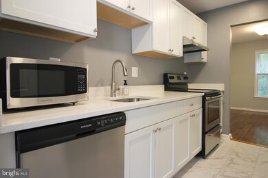 11866 Saint Trinians Ct, Reston, VA 20191 - photo 7