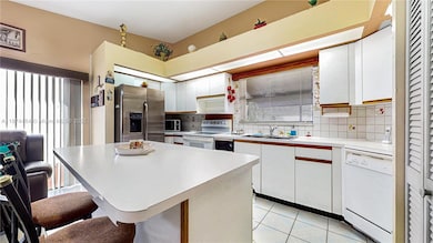 10428 SW 118th Place, Miami, FL 33186 - photo 7