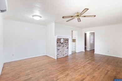 2070 Berry St SE, Salem, OR 97302 - photo 6