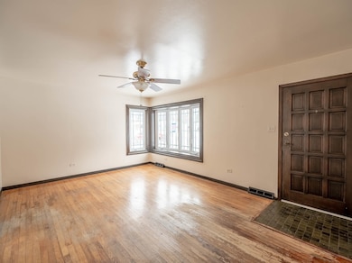 6420 W 85th Place, Burbank, IL 60459 - photo 2