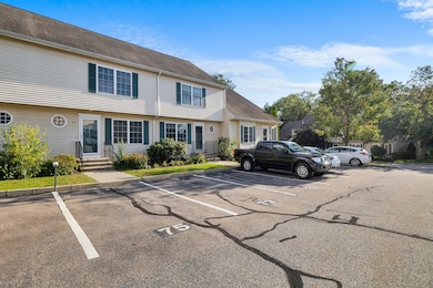 73 Briar Ln unit 73, Norwich, CT 06360 - photo 4