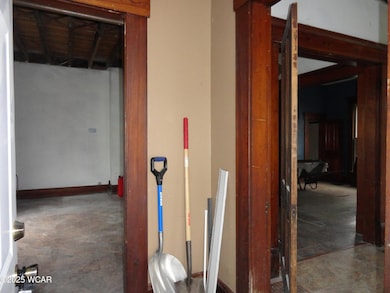 117 N Boggs St, de Graff, OH 43318 - photo 3