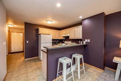 3526 Banar Dr SW unit B, Cedar Rapids, IA 52404 - photo 4