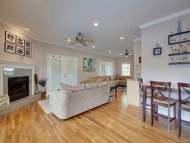 206 Christina Ct, Asheville, NC 28806 - photo 3