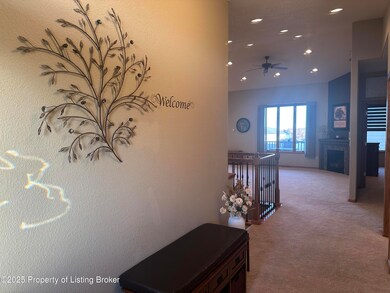 1638 14th St W, Dickinson, ND 58601 - photo 4