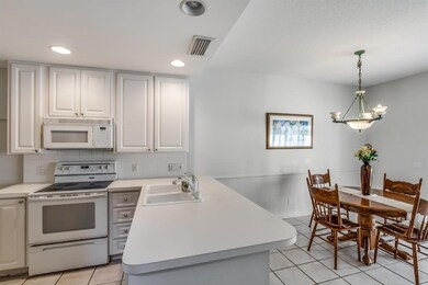 LIVING/DINING
