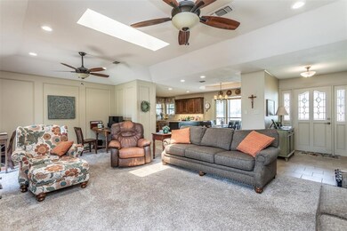 1904 Woodlawn Ct, Gainesville, TX 76240 - photo 2