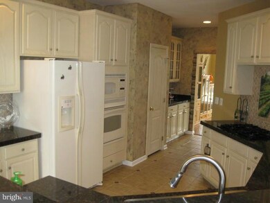 42701 Newcomer Terrace, Chantilly, VA 20152 - photo 2