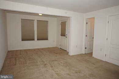 48 Private Ct, Bunker Hill, WV 25413 - photo 5