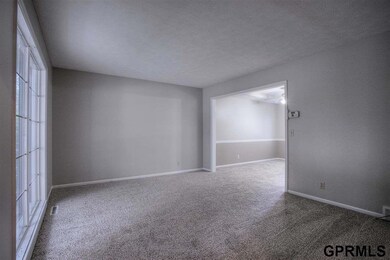 16880 Patterson Dr, Omaha, NE 68135 - photo 4