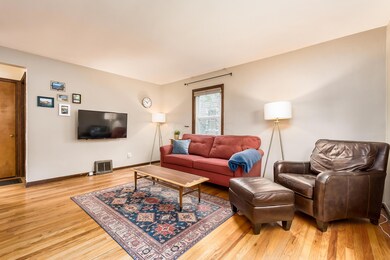 Entry/Living Room