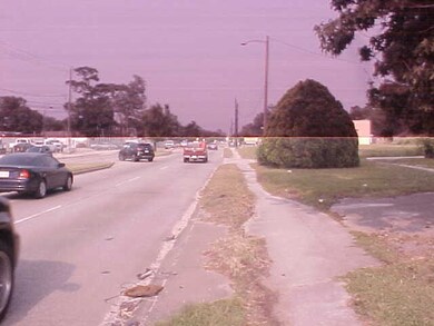 9429 Heatherside St, Houston, TX 77016 - photo 4