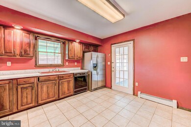 288 Middle Ave, Langhorne, PA 19047 - photo 6