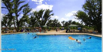 pool_jpg_mxw605_mxh311