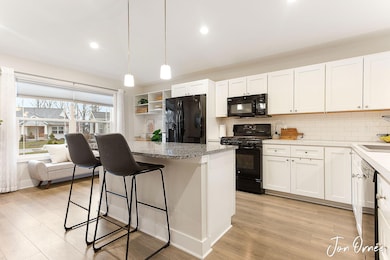 10058 Prairie Grass Ct, Zeeland, MI 49464 - photo 5