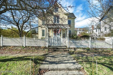 208 2nd St, Milford, PA 18337 - photo 2