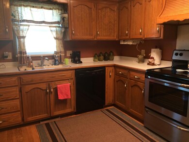 810 Erin St 008