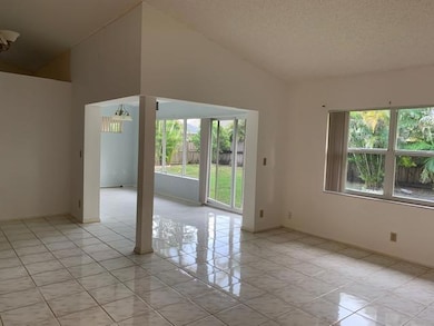 9208 Edgemont Ln, Boca Raton, FL 33434 - photo 7