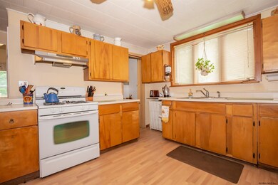 13 Pennsylvania Ave, Rensselaer, NY 12144 - photo 6