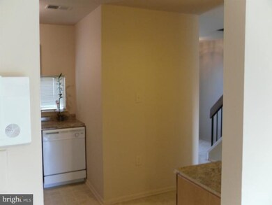 8714 Village Square Dr unit 11/871, Alexandria, VA 22309 - photo 4