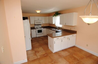 103 Meadowview Court, Rocky Point, NC