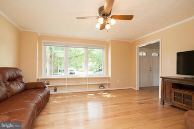 1605 Norwich Dr, Frederick, MD 21701 - photo 2