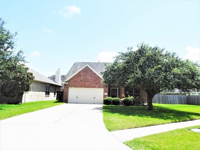 956 Jennifer St, Alvin, TX 77511 - photo 3