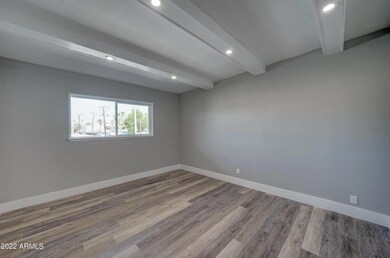 357 E Thomas, a209-7