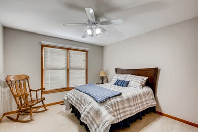 426 Camden Cir, Oswego, IL 60543 - photo 2