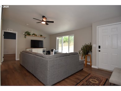 3651 Old Pacific Hwy S, Kelso, WA 98626 - photo 3