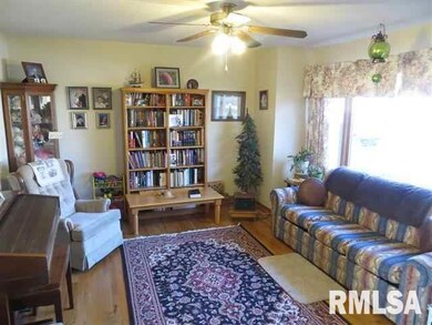 1251 Richland Ave, Lincoln, IL 62656 - photo 2