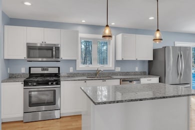 37 Laura Ln, Gorham, ME 04038 - photo 2