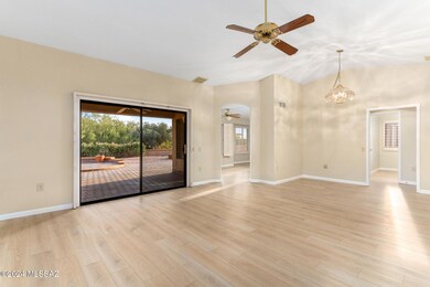LIVING ROOM W/ CEILING FAN