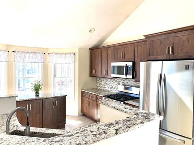 76 Moreland Green Dr, Worcester, MA 01609 - photo 3