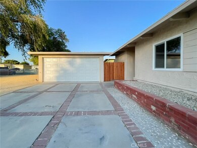 1408 W Avenue h15, Lancaster, CA 93534 - photo 3
