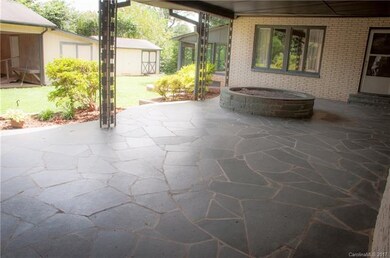 1014 E Broad St, Statesville, NC 28677 - photo 6