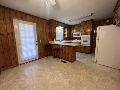 107 Burrum Dr, Shelbyville, TN 37160 - photo 3