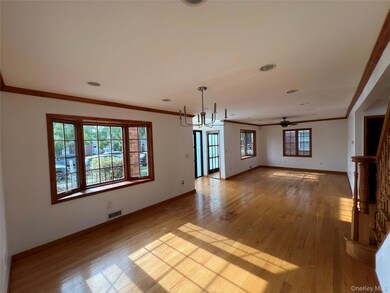 7611 270th St, New Hyde Park, NY 11040 - photo 3