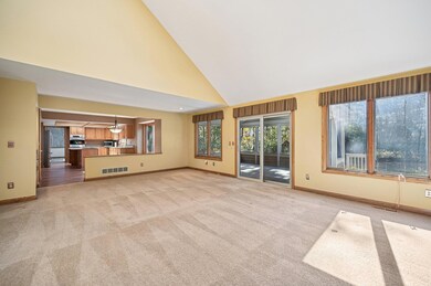 8-web-or-mls-Rushwood Dr-S2910-008